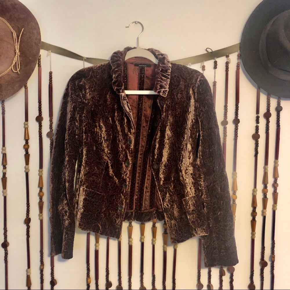 Awesome velvet Elie Tahari blazer